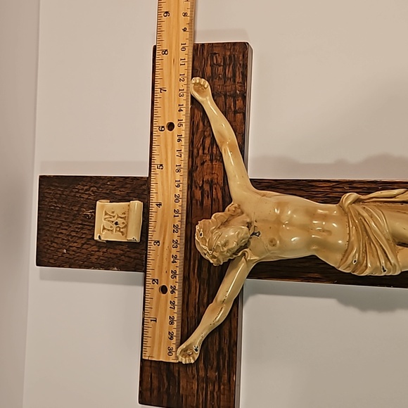 Vintage Cast Metal & Wood Crucifix Holy Spiritual Religious Cross - Picture 7 of 16